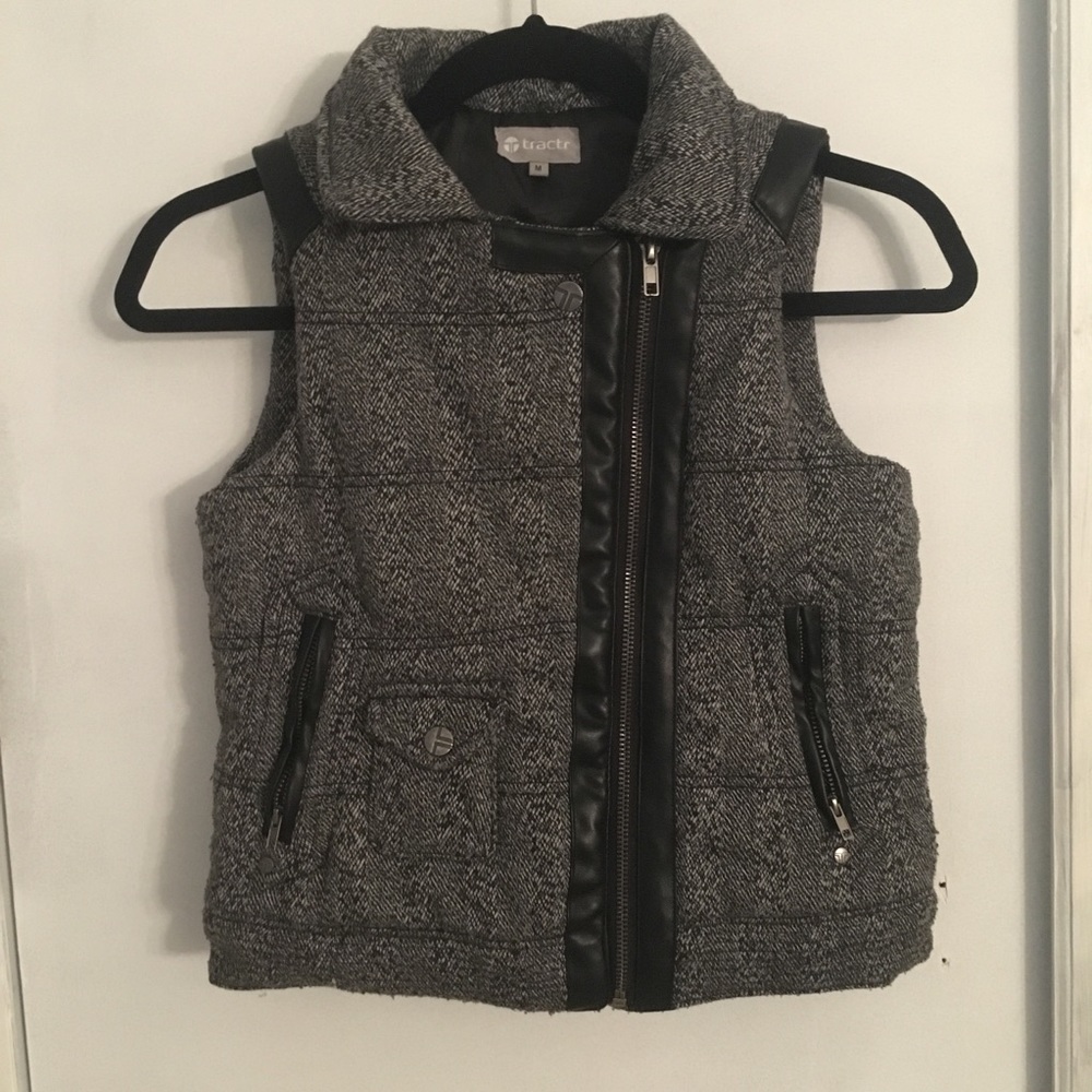 Nordstrom girls herringbone pattern vest SIZE M